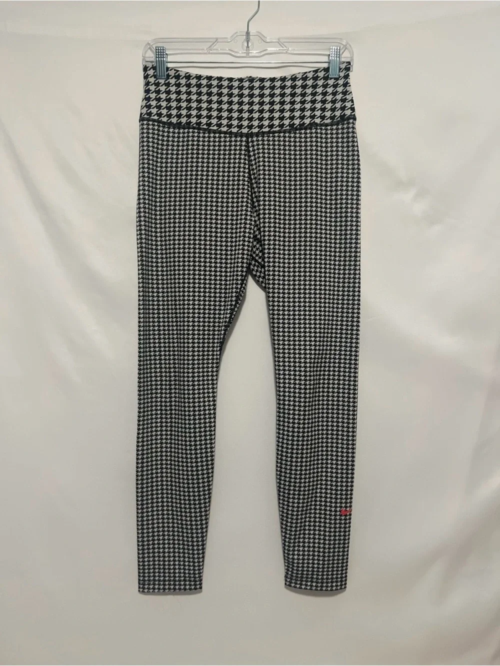 Nike One Icon Clash Houndstooth Leggings Medium Black White Dri-FIT 7/8 Athletic